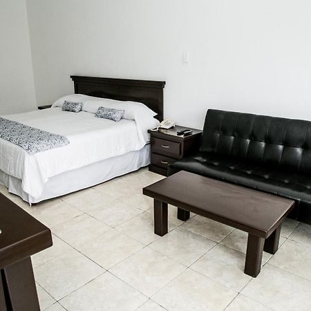 Booking Dioh Monterrey Esterno foto