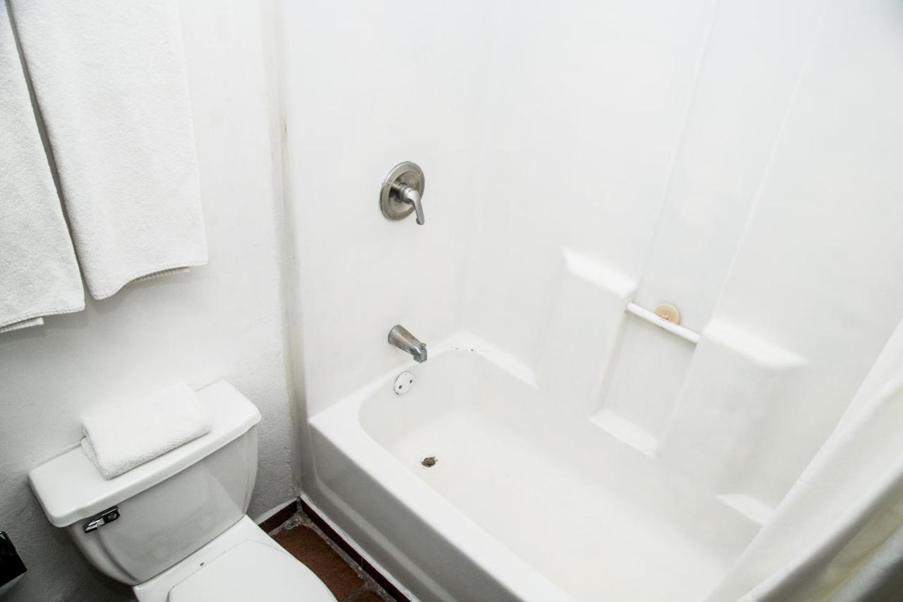 Booking Dioh Monterrey Esterno foto