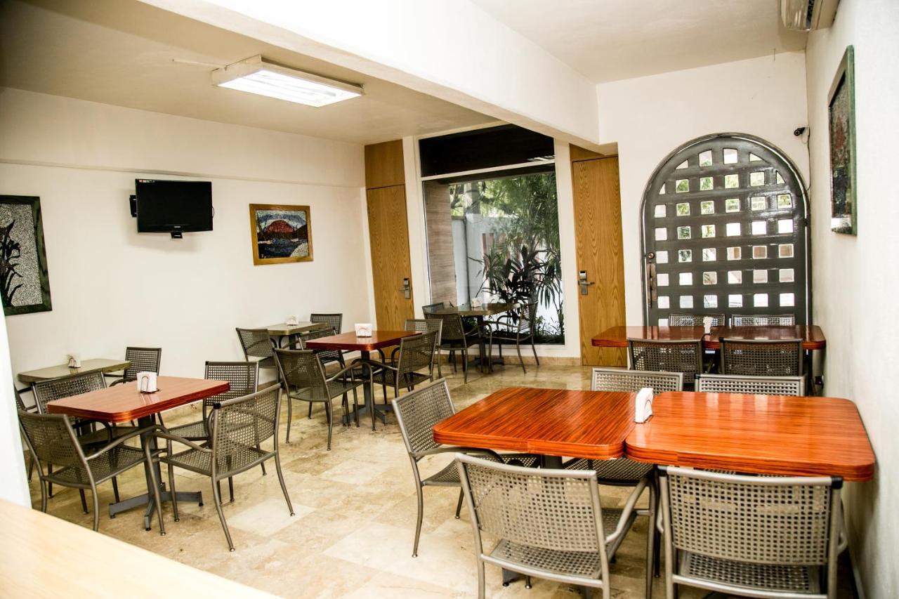 Booking Dioh Monterrey Esterno foto