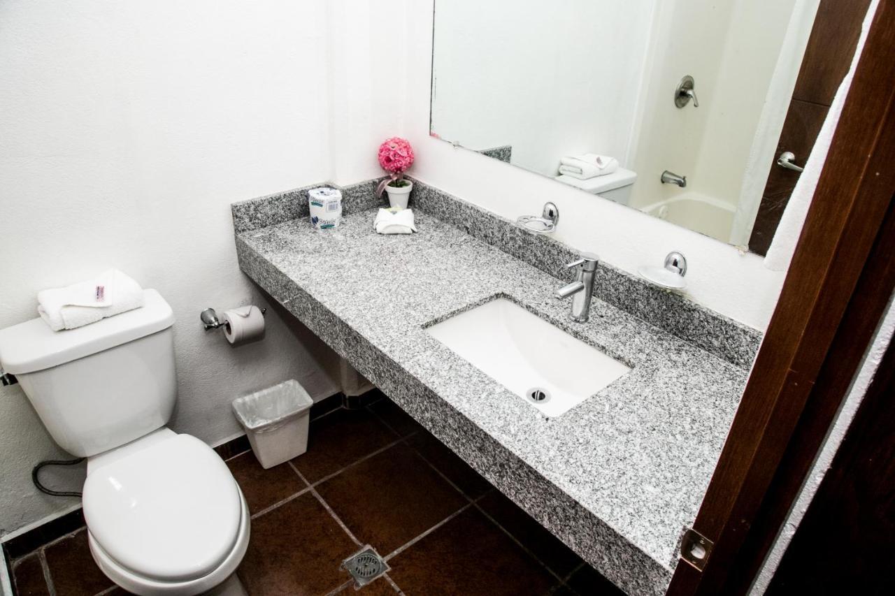 Booking Dioh Monterrey Esterno foto