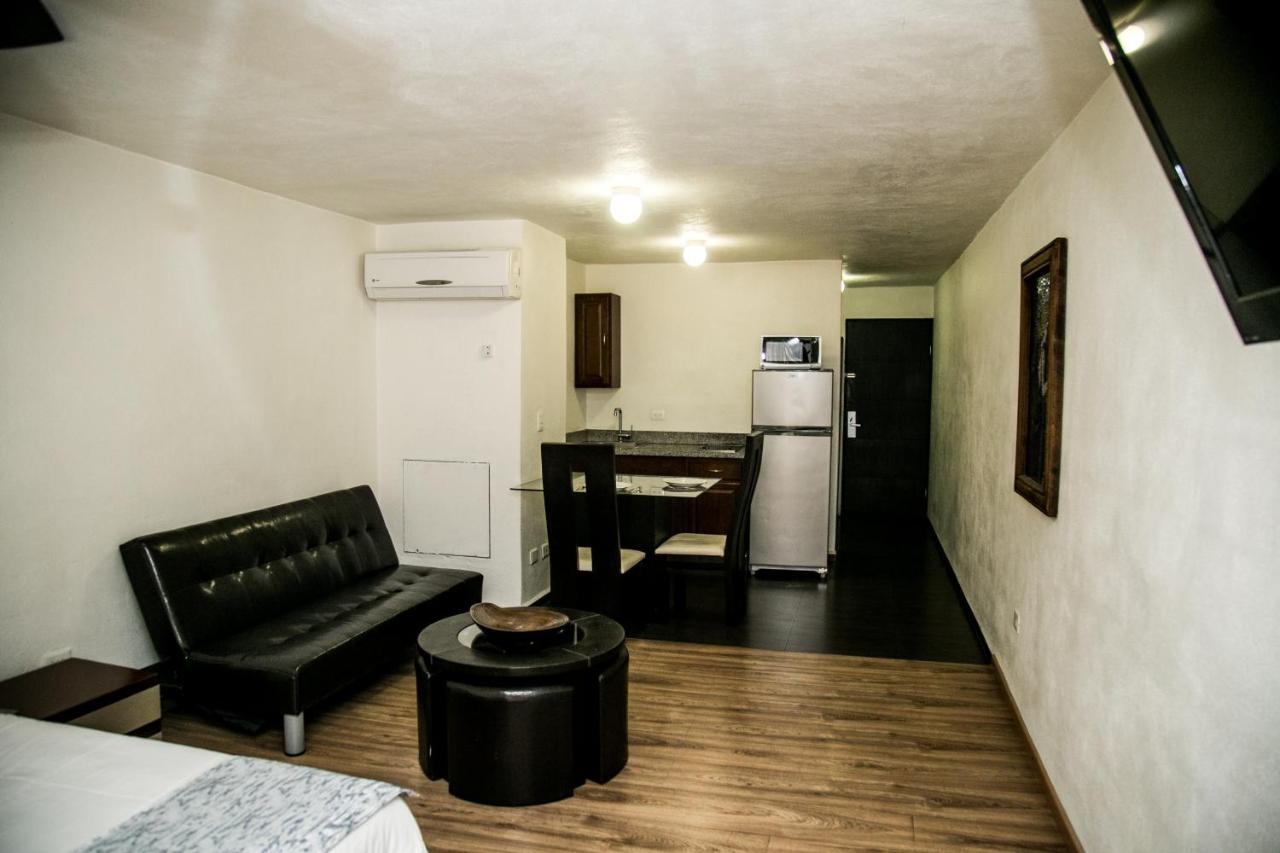 Booking Dioh Monterrey Esterno foto