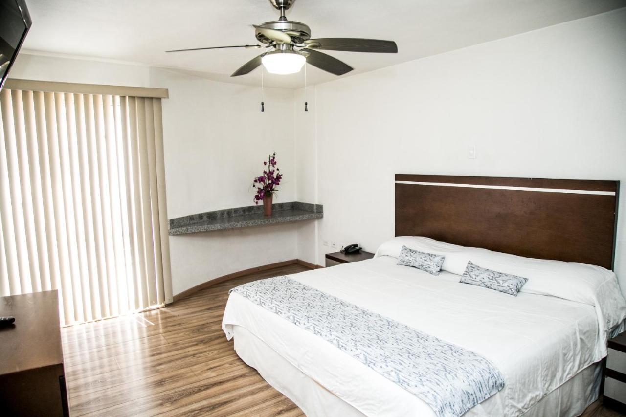 Booking Dioh Monterrey Esterno foto